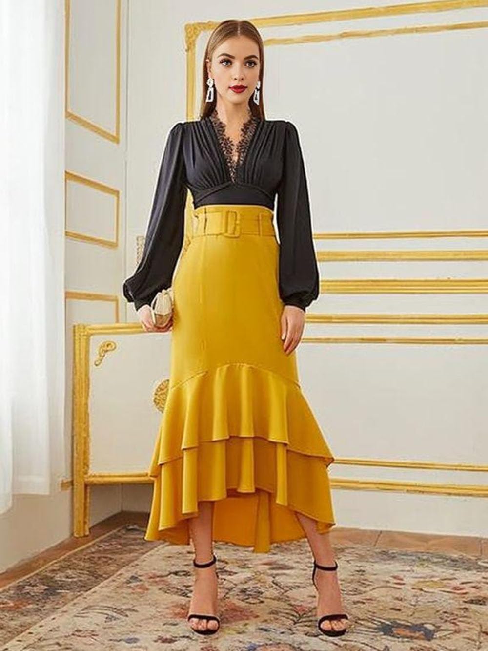 Dambody med spetsärmar, bodysuit djup V-ringning, spetstrimma, långärmad, chic, spetstopp, med spets, rygglös skjorta, stickad topp, elegant blus, topp, body skulptur